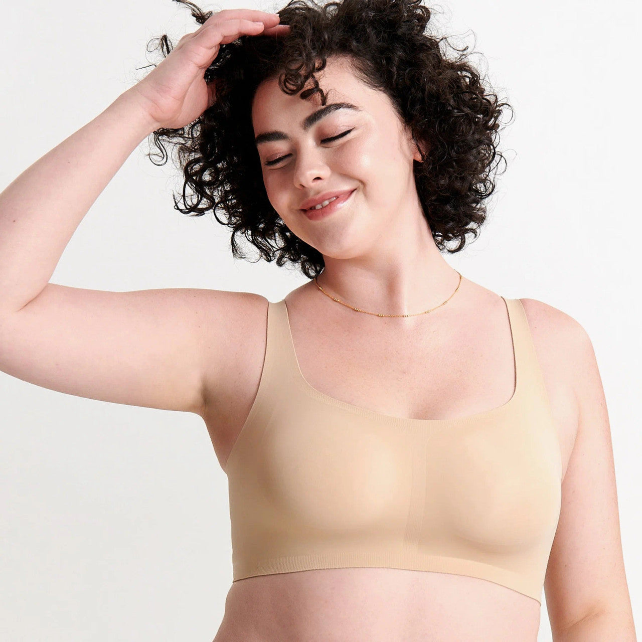 The ultimate blend of support and comfort – the Structured Scoop Bra by Evelyn & Bobbie.