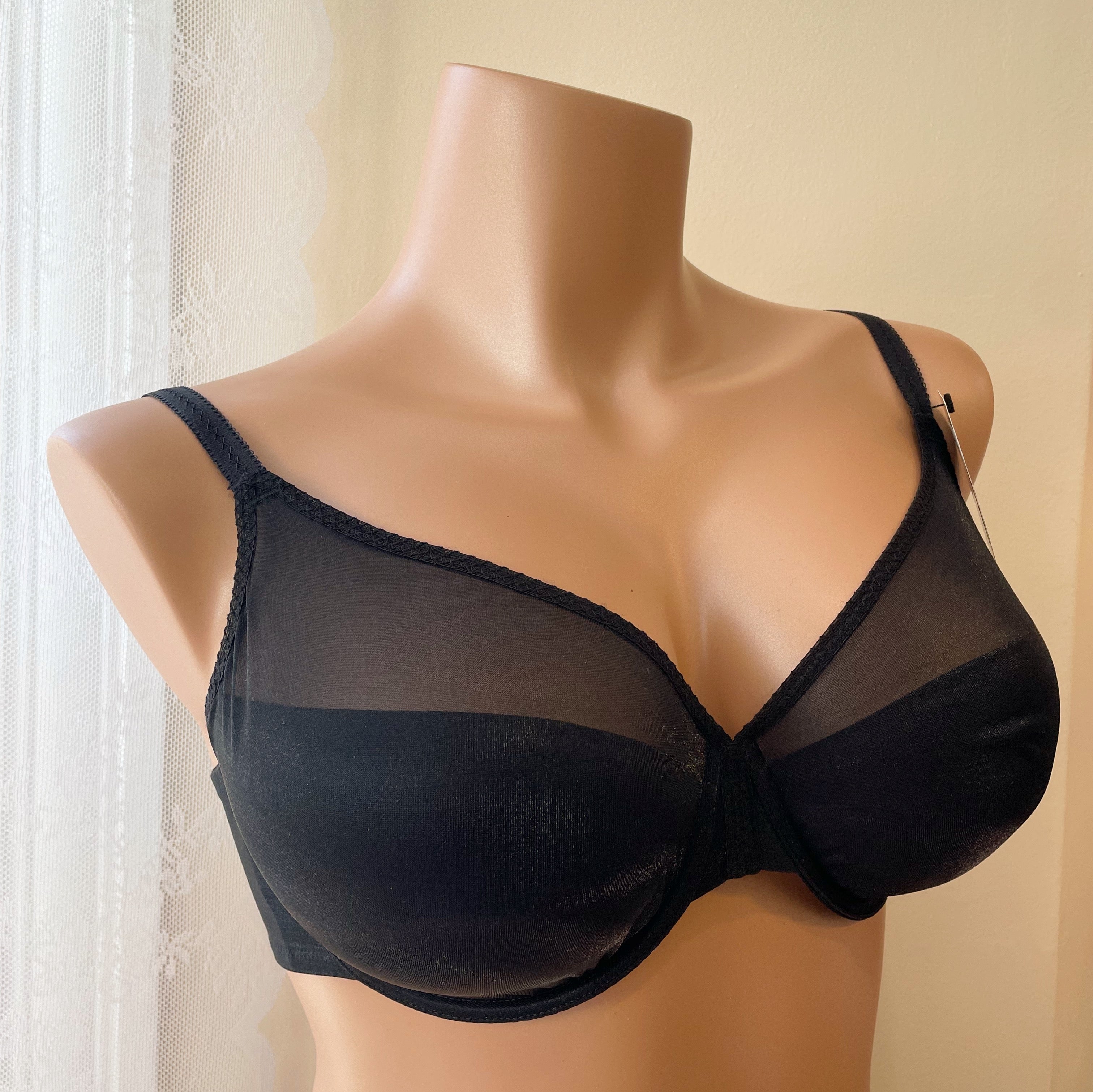 Gossard Glossies High Apex Light Padded Bra - Final Sale